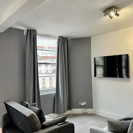 아파트 Comfortable Flat In Stokes Croft *