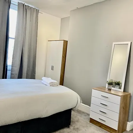Comfortable Flat In Stokes Croft Apartment Bristol